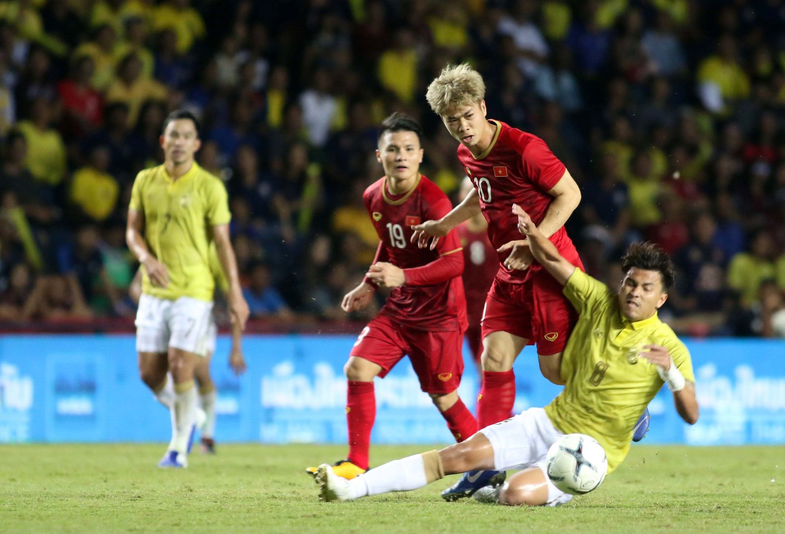 Đội tuyển Việt Nam chiếm ưu thế trước người Thái tại bảng G vòng loại World Cup 2022.